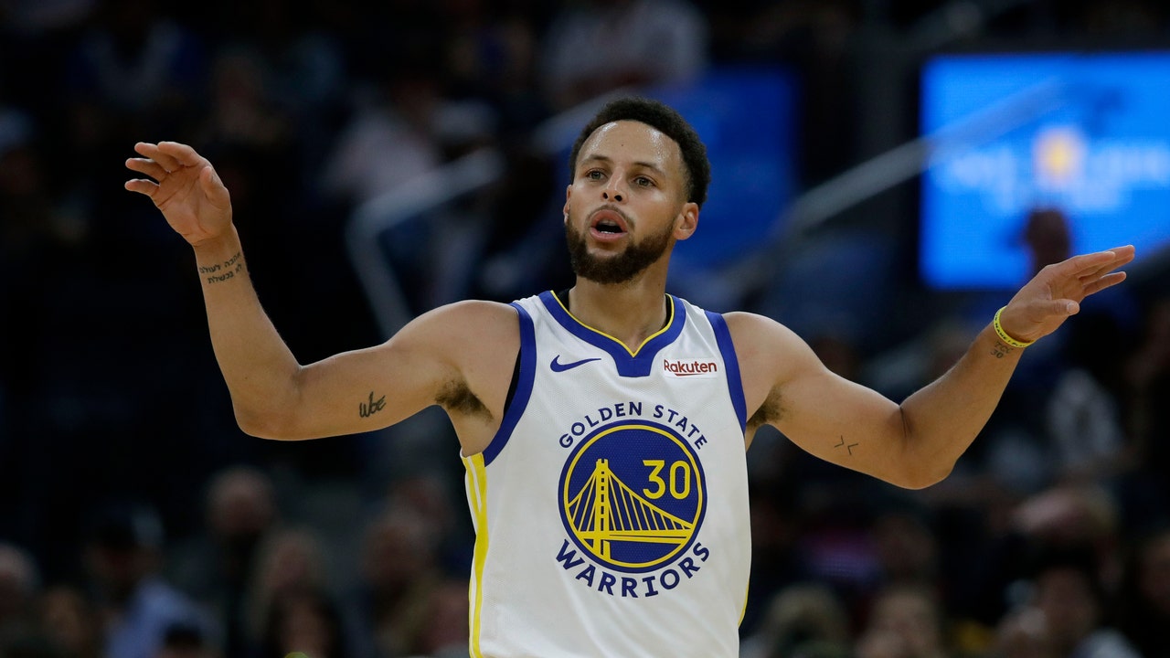 Veterans Curry, Green eager to lead new-look Warriors
